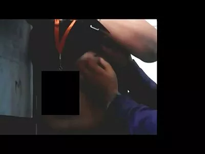 இனங்களுக்கிடையேயான பாலியல் நடவடிக்கையில் பெரிய இயற்கை கொண்ட கருங்காலி குழந்தை