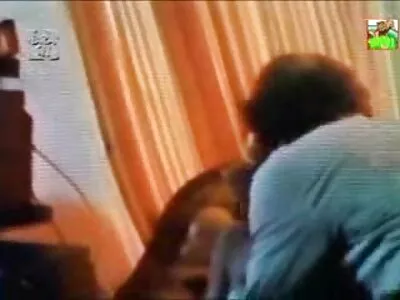 அழகான பெண்கள் ஒரு ஆர்வமுள்ள லெஸ்பியன் மூன்றில் குதிப்பதை விரும்புகிறார்கள்